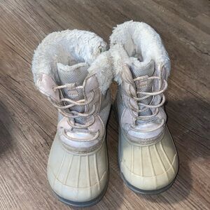 OshKosh Bgosh Girls Hootie G Gray Pink Faux Fur Winter Snow Duck Boots Sz 8